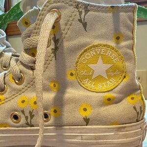 Custom 🌻 Chuck Taylor All Star EVA Lift Pl Girls size 2